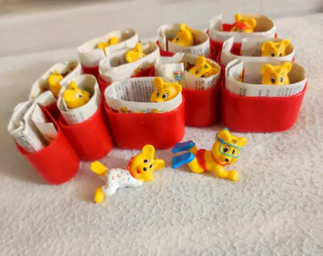 Colec. Completa 12 "Winnie de Pooh" tipo  kinder