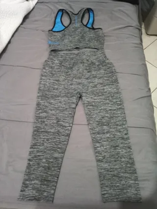 Completo sportivo donna elasticizzato