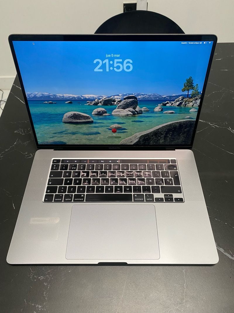 MacBook Pro 16 2020 i7 16GB SSD 500GB