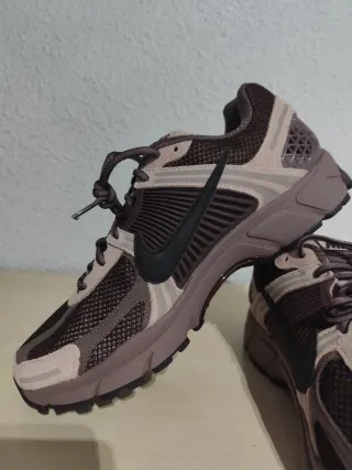 Nike Vomero 5 Beige/Marrón Talla 45.5