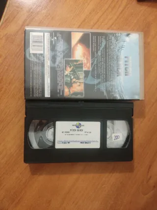 Pitch Black VHS Universal Pictures