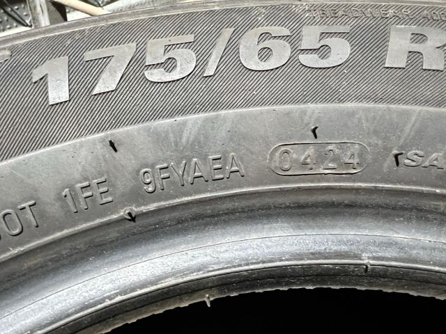4 Neumáticos 175/65R14 82T
