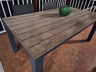 Mesa de comedor con 4 sillas