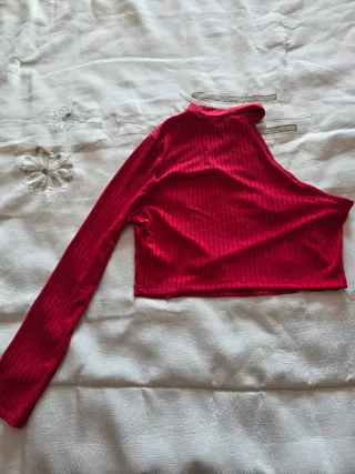 Camiseta asimétrica roja