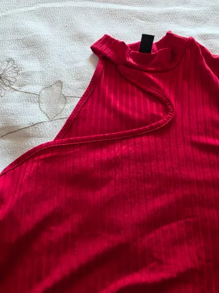 Camiseta asimétrica roja