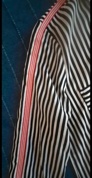 Camicetta Jennifer righe nere, bianche e rosso