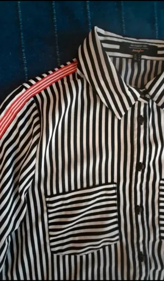 Camicetta Jennifer righe nere, bianche e rosso