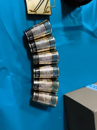 Elegantes 6 vasos de té dorados