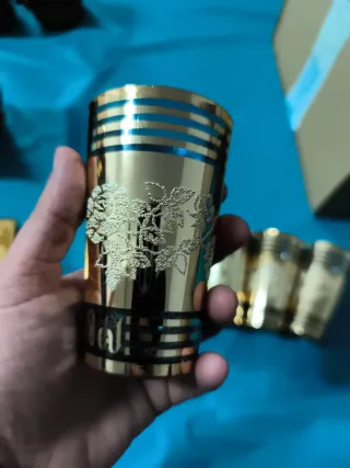 Elegantes 6 vasos de té dorados