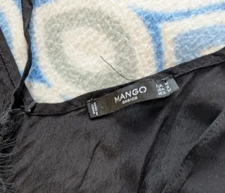 Blusa de tirantes con encaje negro