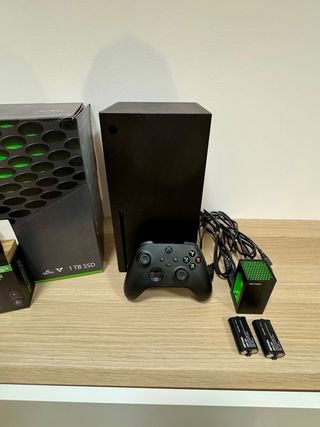 Xbox Series X 1TB + Base Carga + 2 Baterías