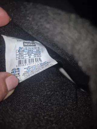 Botas de nieve negras y azules