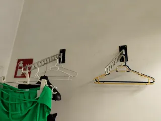 Colgador de pared para perchas (2 uds)