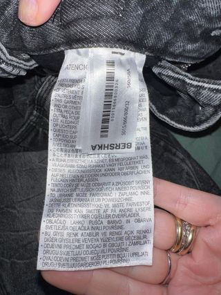 Pantalones vaqueros grises . Nuevos