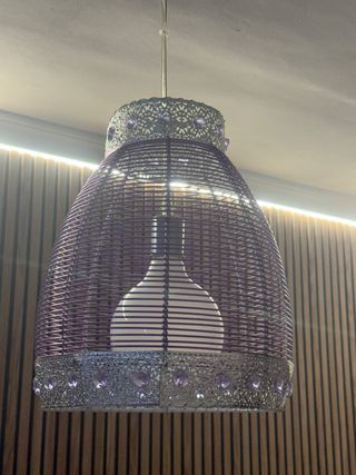 2 Lámparas colgantes morada con detalles plateados