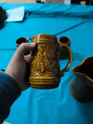 Jarra y 4 vasos cerveza cerámica