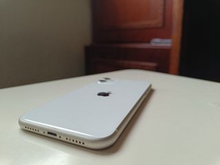 iPhone 11 con schermo rotto