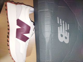 Zapatillas New Balance 327 Beige/Blanco