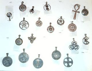 Colgantes de bruja en plata