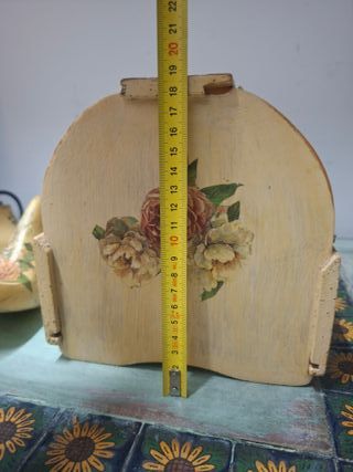 2 Hormas de zapatero + caja decorada