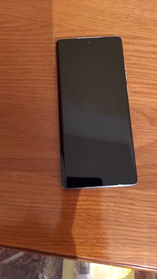 Motorola Edge 50 con KASCO