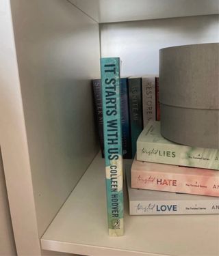 livro "it starts with us" da colleen hoover