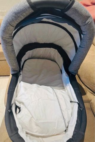 Carrito de bebé azul y gris