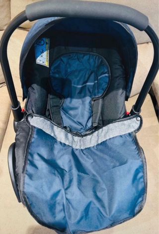 Carrito de bebé azul y gris