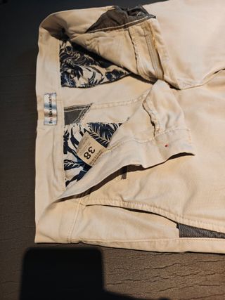 Pantalón chino The Buck Muster beige Talla 38