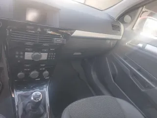 Opel Astra 2009