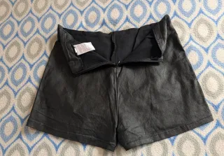 Falda short corto negro