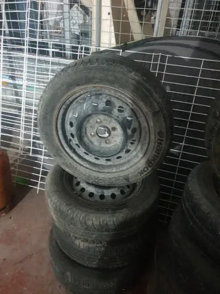 Ruedas a 25 cada una juego entero 200