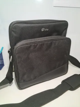 PS4 + 2 Mandos + Funda Transporte