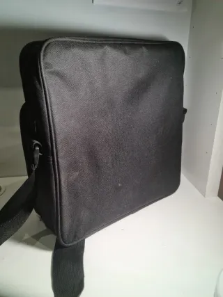 PS4 + 2 Mandos + Funda Transporte