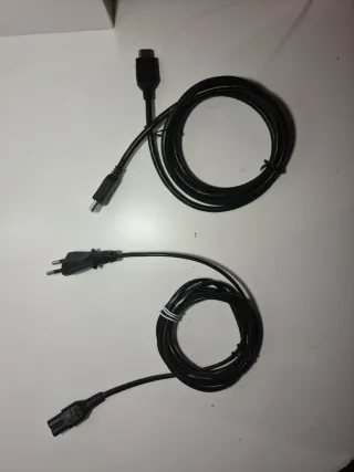 PS4 + 2 Mandos + Funda Transporte