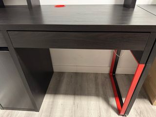 Escritorio MICKE IKEA
