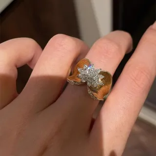 Anillo francés vintage ancho con brillantes