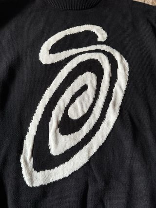 Jersey Stüssy Negro Logo Blanco Talla M