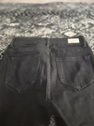 Pantalón vaquero negro Morgan con estampado