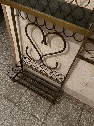 Mueble recibidor con espejo, perchas y paragüero