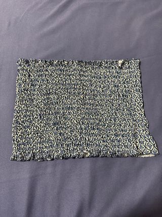 Top de banda estampado azul y blanco