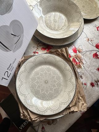 Lote de platos nuevo!! 12 piezas