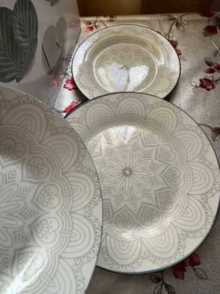 Lote de platos nuevo!! 12 piezas