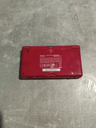 Nintendo DS Lite Roja con tarjeta