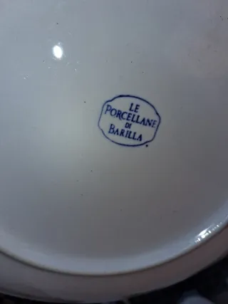 2 Piatti Barilla Bianchi leggermente sbeccati