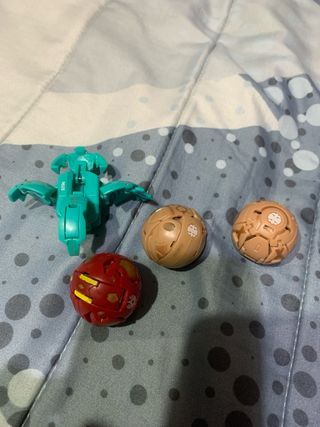 Lote Bakugans con desperfectos