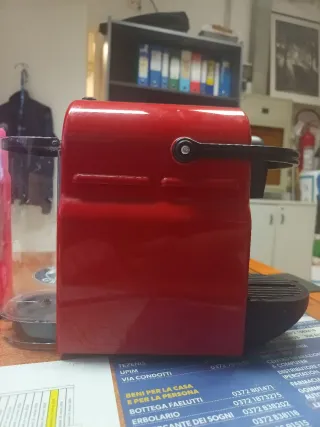 Macchina Caffè Nespresso Inissia c40 Rossa