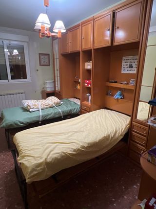 Dormitorio juvenil en buen estado