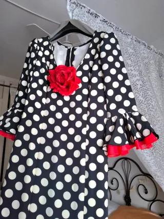 Traje Flamenca Lunares Negro y Rojo