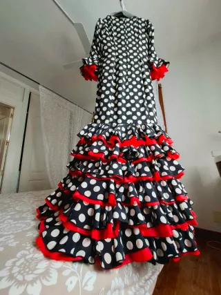 Traje Flamenca Lunares Negro y Rojo